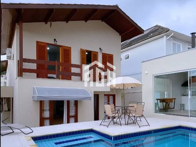 #629 - Casa para Venda em Barueri - SP