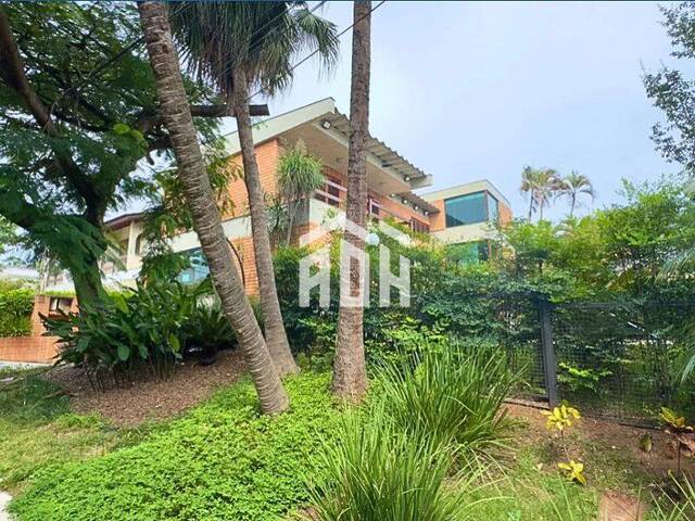 #638 - Casa para Venda em Santana de Parnaíba - SP