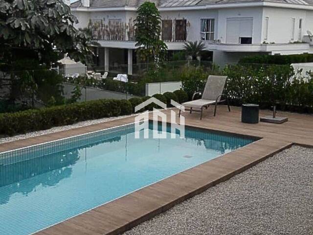 Casa para Venda em Santana de Parnaíba - 3