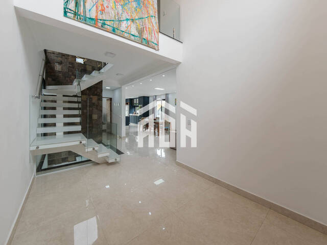 #643 - Casa para Venda em Santana de Parnaíba - SP