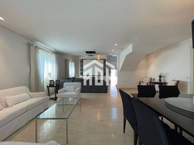 Casa para Venda em Santana de Parnaíba - 4