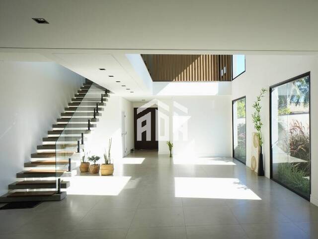 #640 - Casa para Venda em Santana de Parnaíba - SP