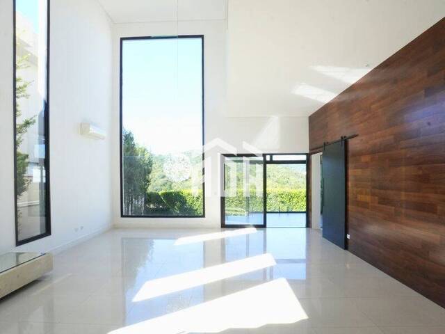 #654 - Casa para Venda em Santana de Parnaíba - SP