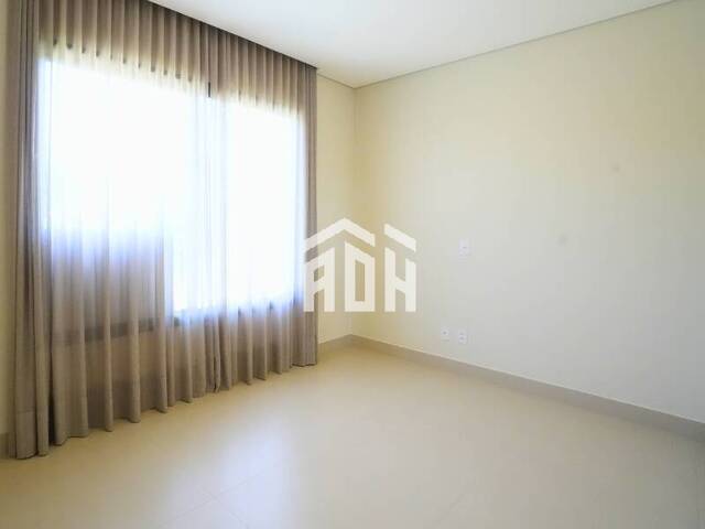 Casa para Venda em Santana de Parnaíba - 5