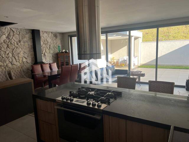 Casa para Venda em Santana de Parnaíba - 4