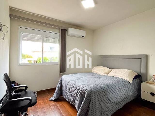 Casa para Venda em Santana de Parnaíba - 5