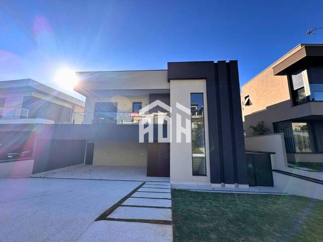 #664 - Casa para Venda em Santana de Parnaíba - SP