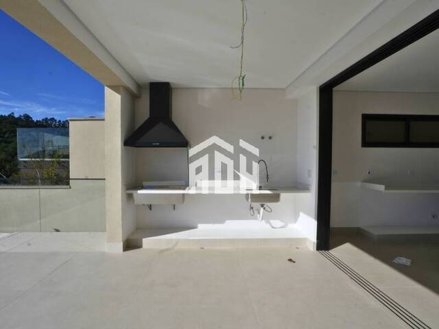 Casa para Venda em Santana de Parnaíba - 4