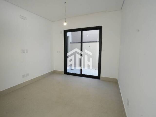 Casa para Venda em Santana de Parnaíba - 5