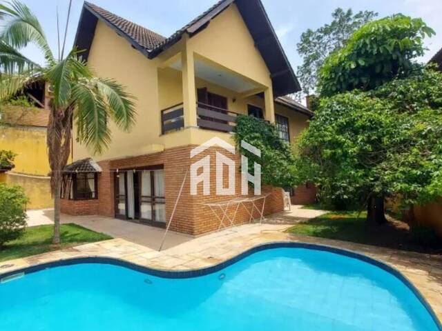 #670 - Casa para Venda em Santana de Parnaíba - SP