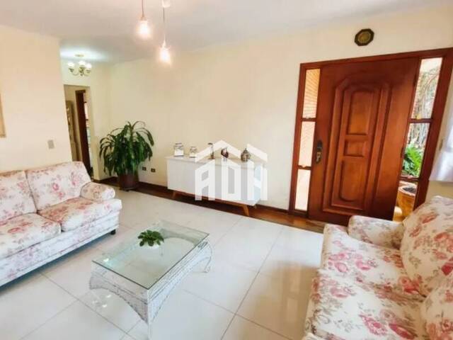 #670 - Casa para Venda em Santana de Parnaíba - SP
