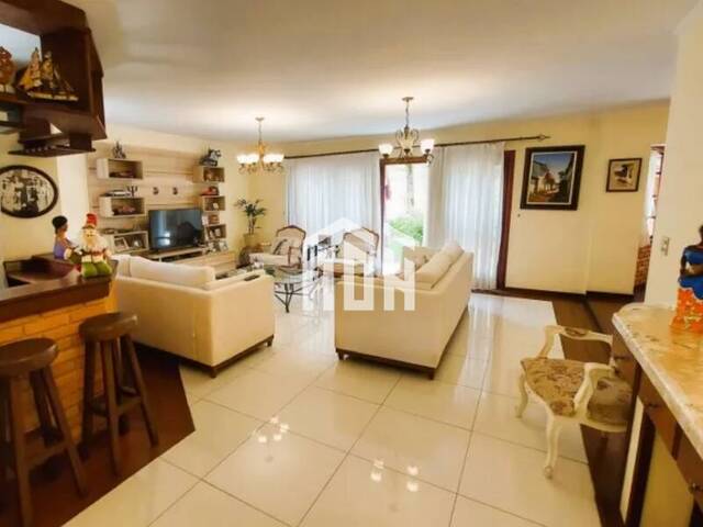 Casa para Venda em Santana de Parnaíba - 5