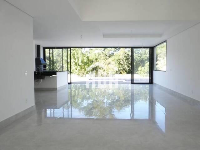 #680 - Casa para Venda em Santana de Parnaíba - SP