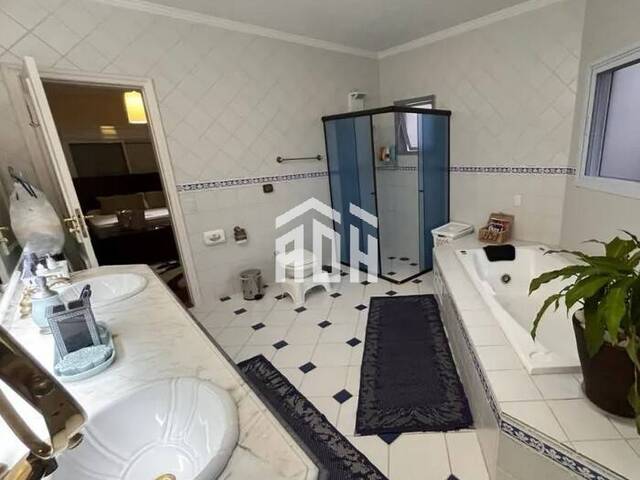 Casa para Venda em Santana de Parnaíba - 4