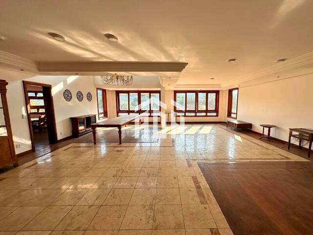#655 - Casa para Venda em Santana de Parnaíba - SP