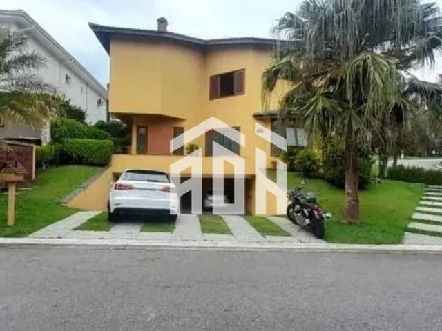#688 - Casa para Venda em Santana de Parnaíba - SP