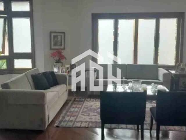 #688 - Casa para Venda em Santana de Parnaíba - SP