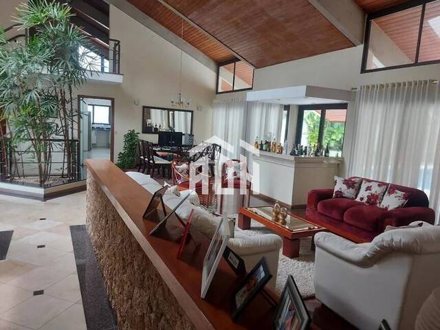 #689 - Casa para Venda em Santana de Parnaíba - SP