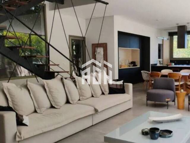 Casa para Venda em Santana de Parnaíba - 2