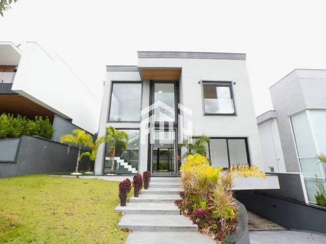 #702 - Casa para Venda em Santana de Parnaíba - SP