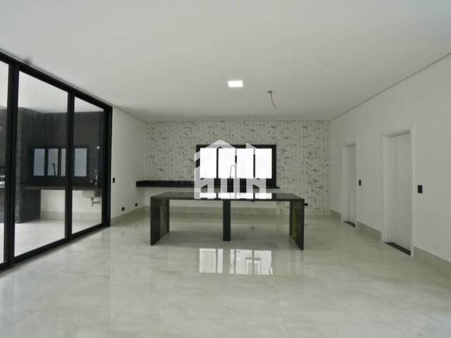 #702 - Casa para Venda em Santana de Parnaíba - SP