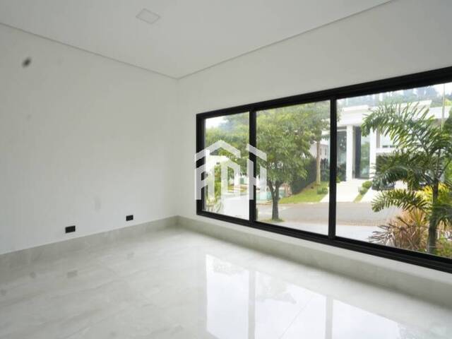 #702 - Casa para Venda em Santana de Parnaíba - SP