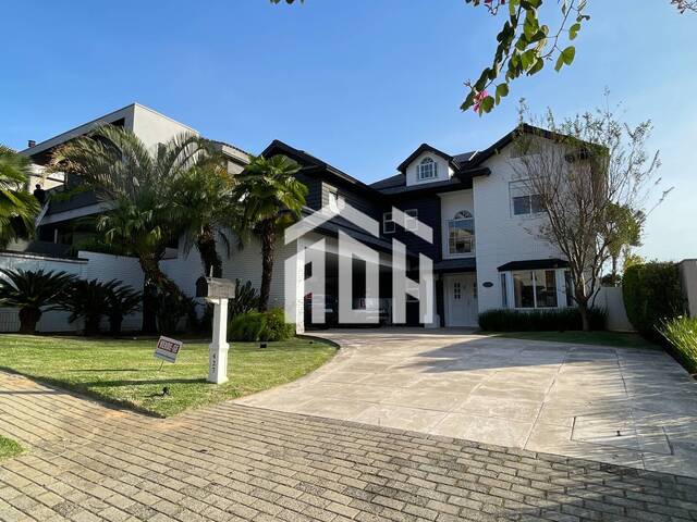#703 - Casa para Venda em Santana de Parnaíba - SP