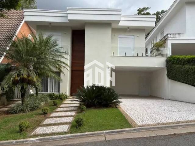 #715 - Casa para Venda em Santana de Parnaíba - SP
