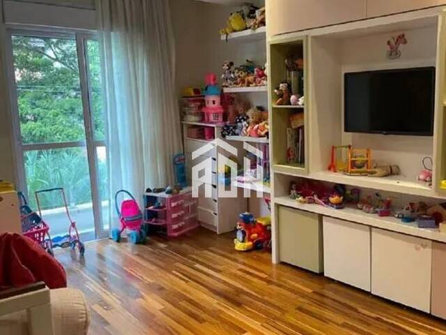 #715 - Casa para Venda em Santana de Parnaíba - SP