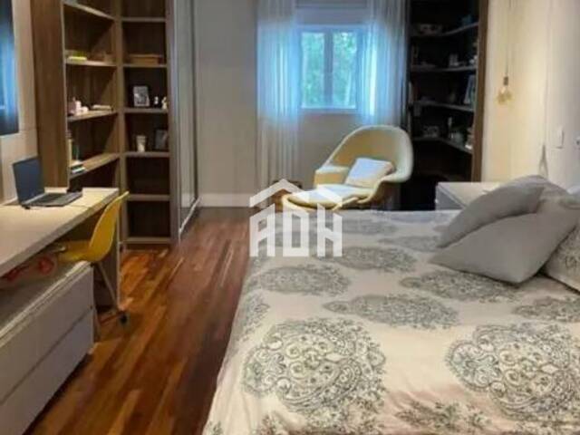 Casa para Venda em Santana de Parnaíba - 5