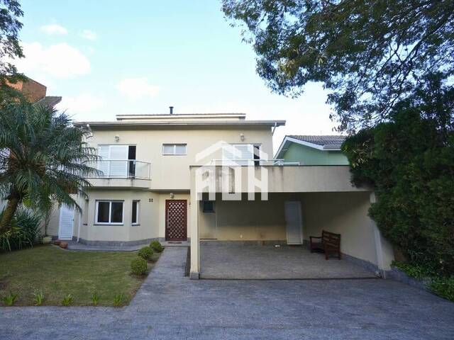 #711 - Casa para Venda em Santana de Parnaíba - SP
