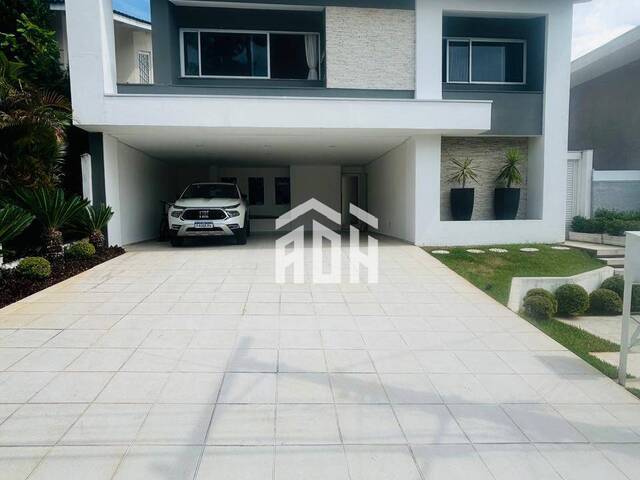#723 - Casa para Locação em Santana de Parnaíba - SP