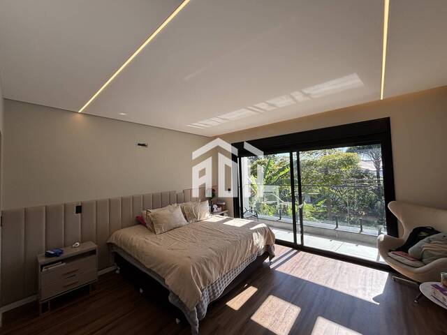 Casa para Venda em Santana de Parnaíba - 3