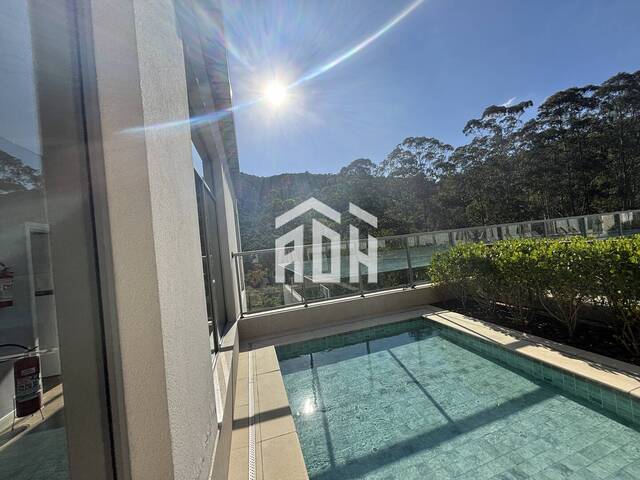 Casa para Venda em Santana de Parnaíba - 2