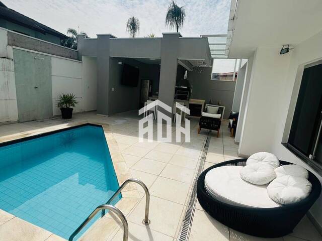 Casa para Locação em Santana de Parnaíba - 2