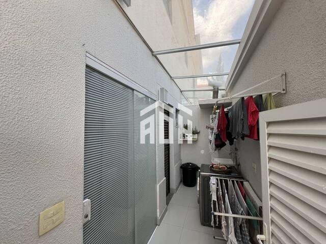 Casa para Venda em Santana de Parnaíba - 2