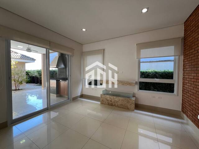 Casa para Venda em Santana de Parnaíba - 3