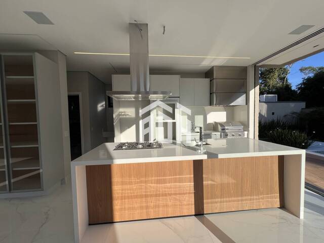 Casa para Venda em Santana de Parnaíba - 4