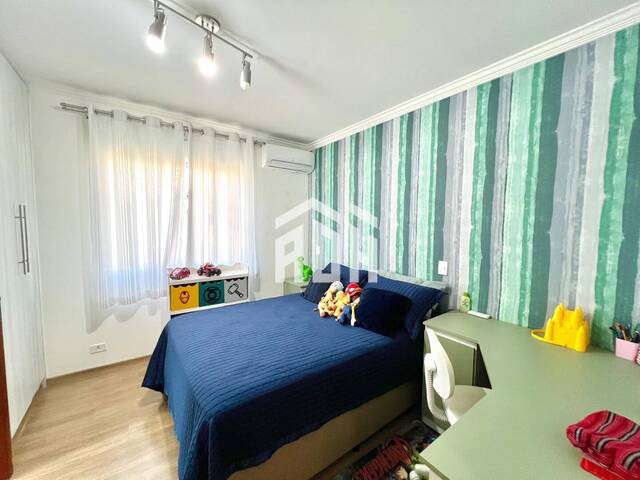 Casa para Venda em Santana de Parnaíba - 5