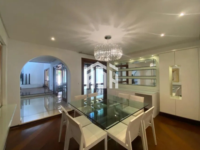 #773 - Casa para Venda em Santana de Parnaíba - SP