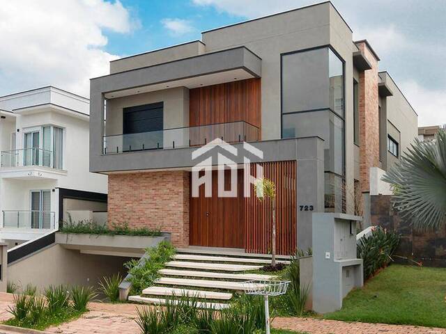 #780 - Casa para Venda em Santana de Parnaíba - SP