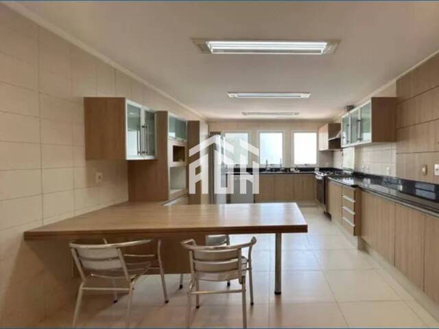 #779 - Casa para Venda em Santana de Parnaíba - SP