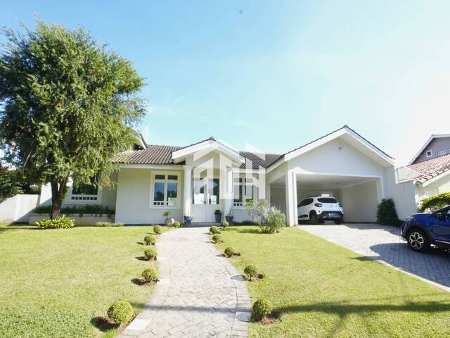 Casa para Venda em Santana de Parnaíba - 1