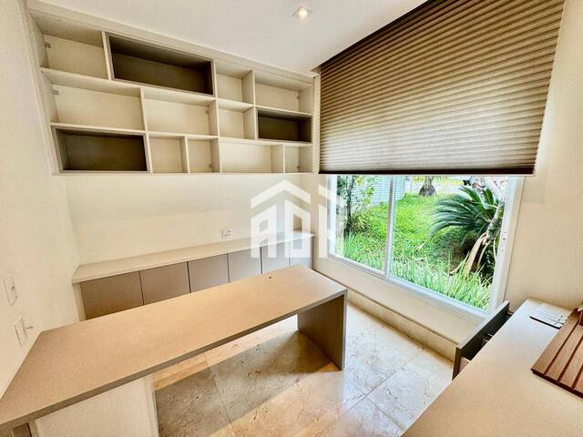 Casa para Venda em Santana de Parnaíba - 5