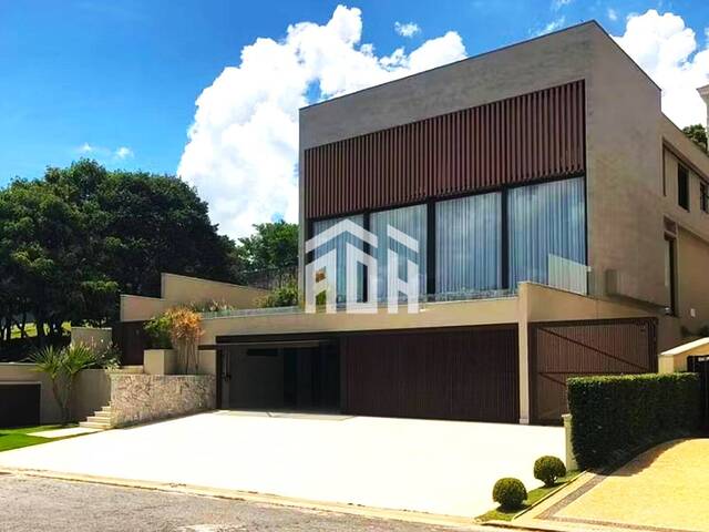 #811 - Casa para Venda em Santana de Parnaíba - SP