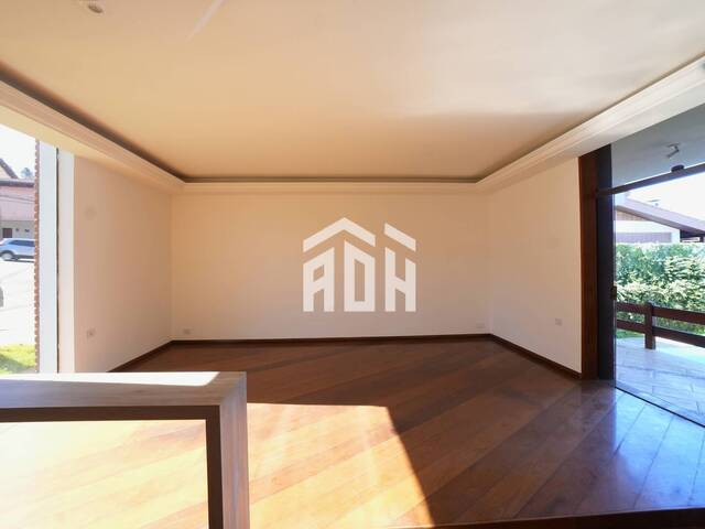#950 - Casa para Venda em Santana de Parnaíba - SP