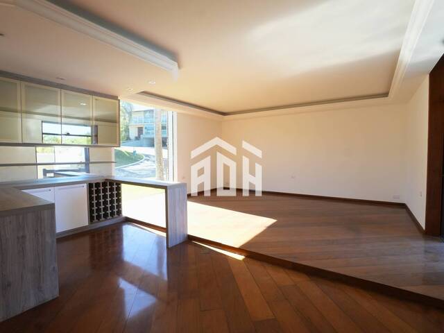 Casa para Venda em Santana de Parnaíba - 4