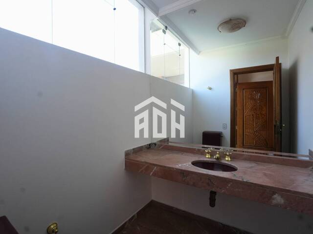 Casa para Venda em Santana de Parnaíba - 5