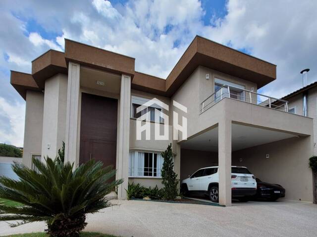 #977 - Casa para Venda em Santana de Parnaíba - SP