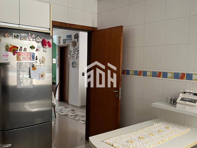 Casa para Venda em Santana de Parnaíba - 3
